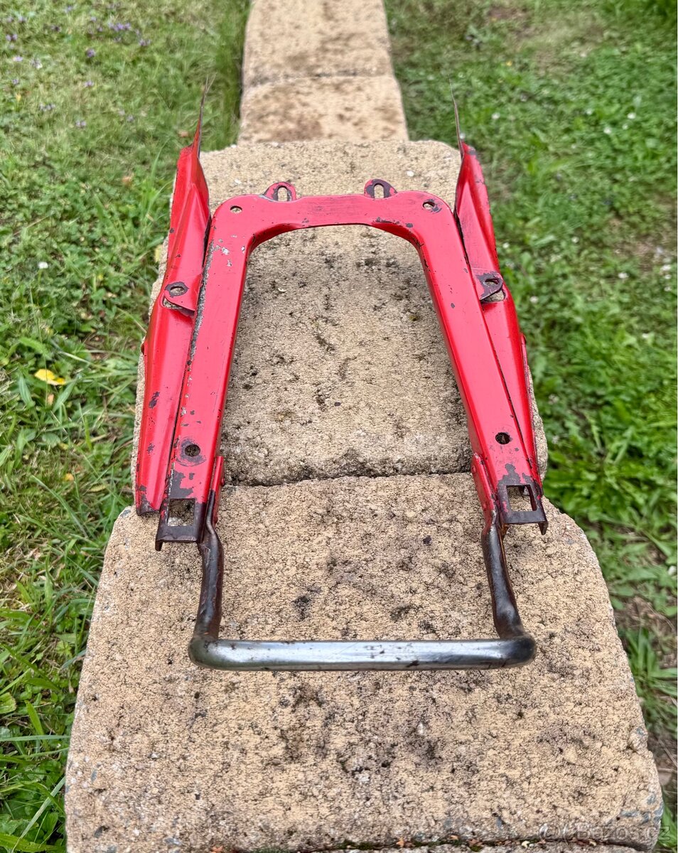 ČZ 125 175 250 sport - podsedlový rámeček - 4