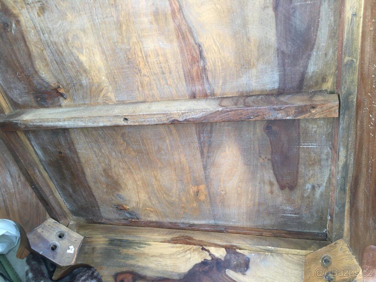 Orientalni konferencni stolek - 4