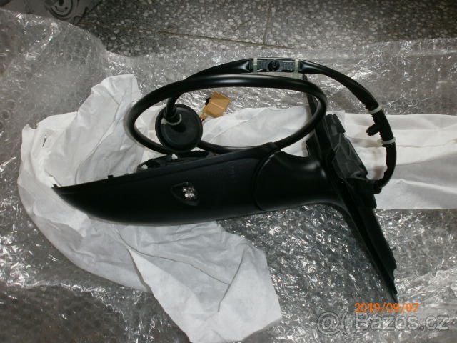 Těleso L.venkovního zrcátka Audi A8 - 4