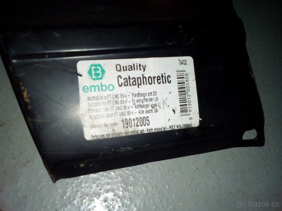 Blatník Fiat Uno logo - 4