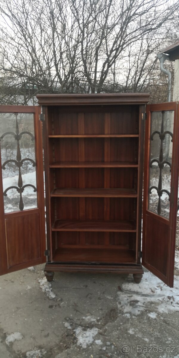 Starožitná masivní knihovna - 4
