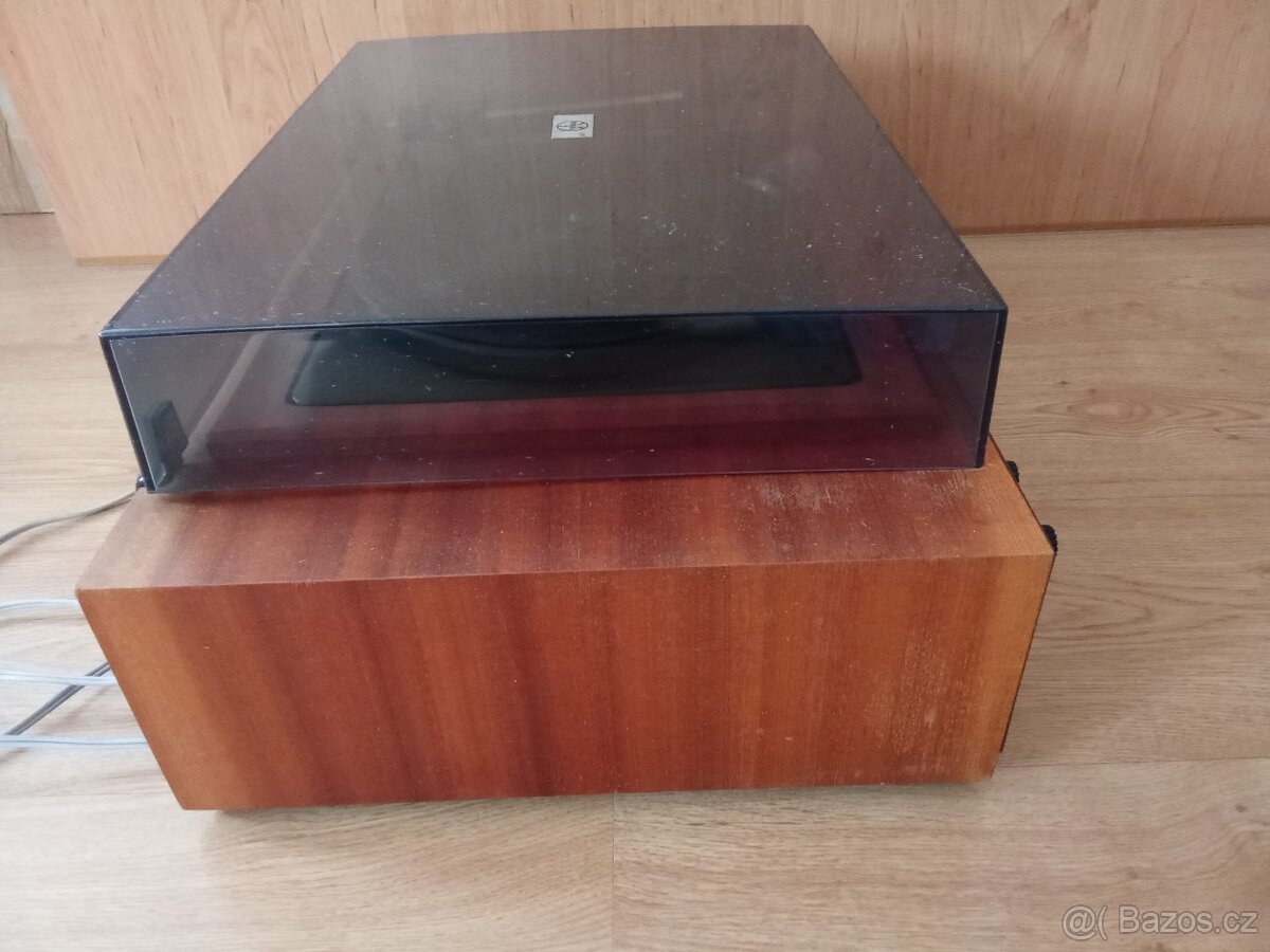 Stereo zesilovač TESLA Moderato 1037 A - 4