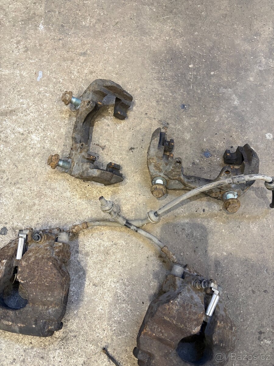 Přední třmeny VW Touareg 7L 2.5Tdi - 4
