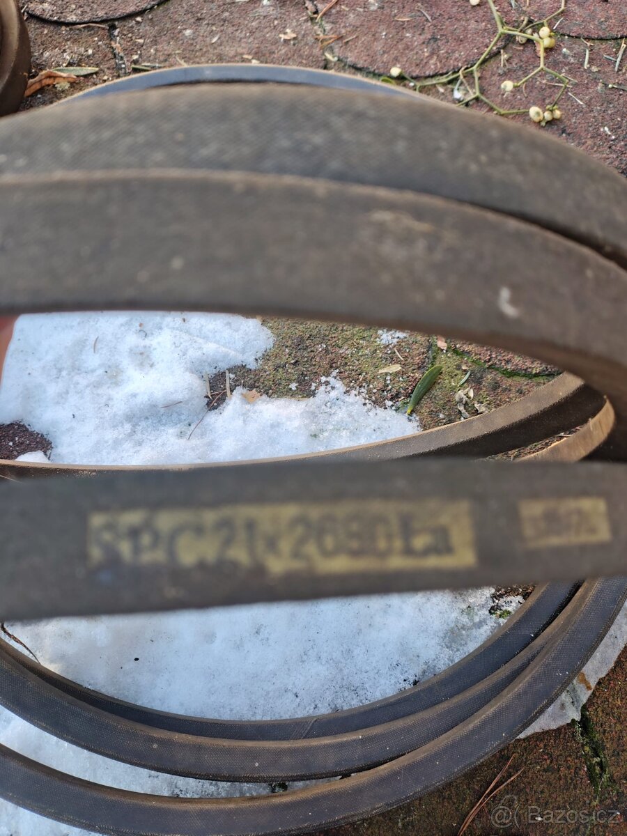 Prodám různé řemeny na sklízecí mlátičku E514 - 4