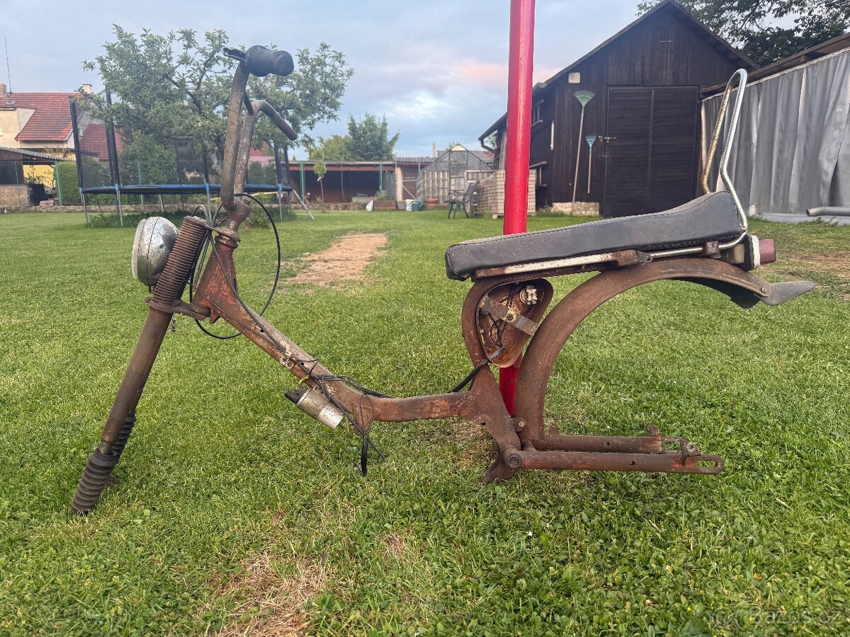 Jawa 50 stavba chopper - 4