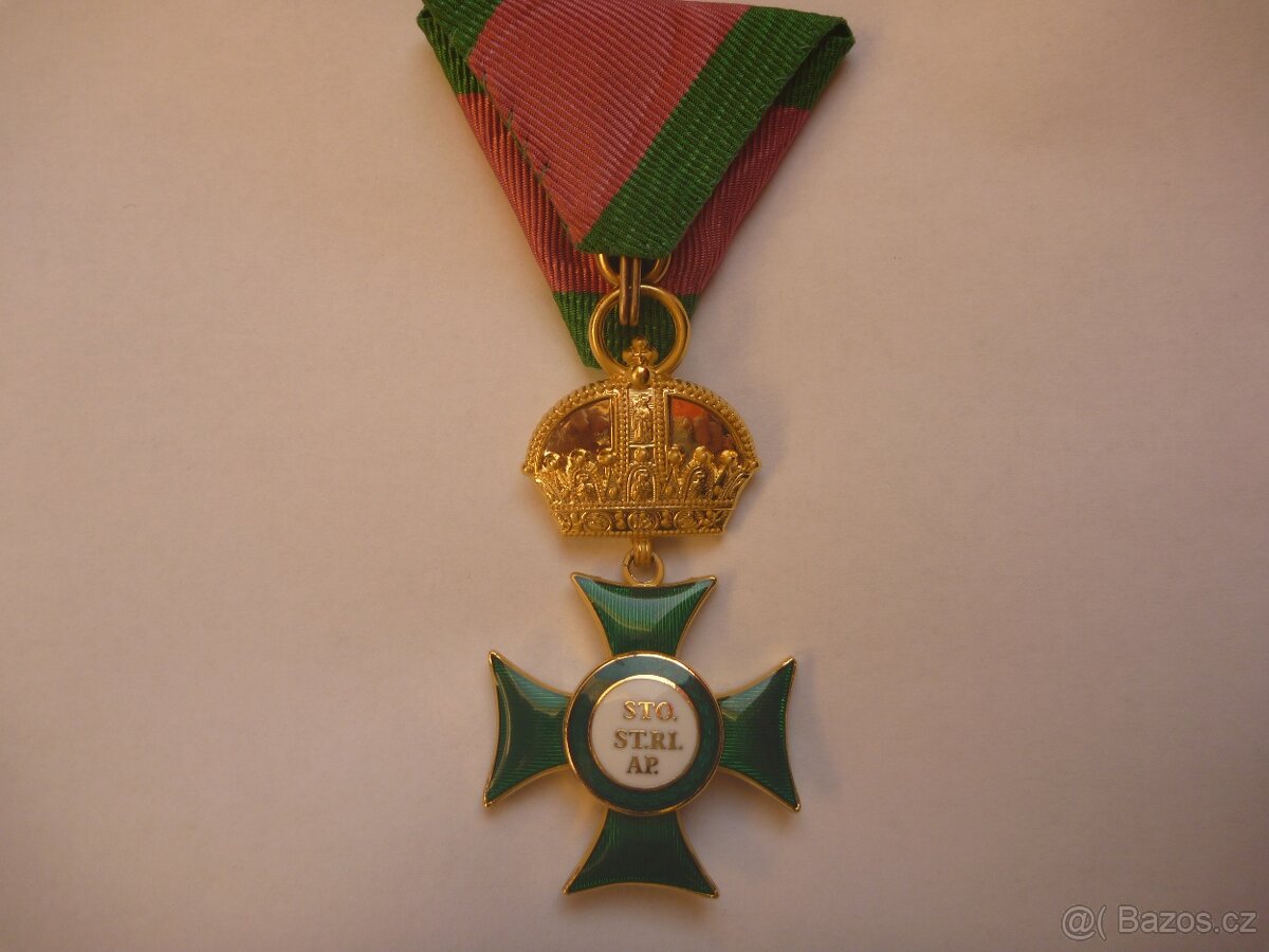 RU královský řád svatého Štěpána Uherský kříž FJI. R-U - 4