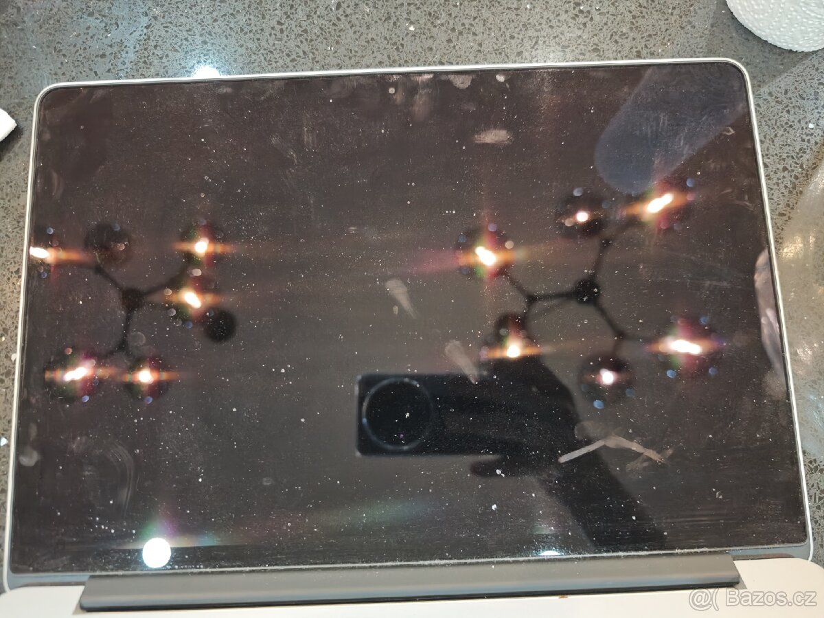 MacBook Pro 15" Mid 2015 i7 / 16GB – bez baterie/SSD - 4