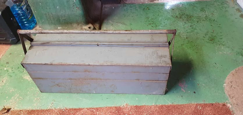 Skládací skříňka na nářadí - 4