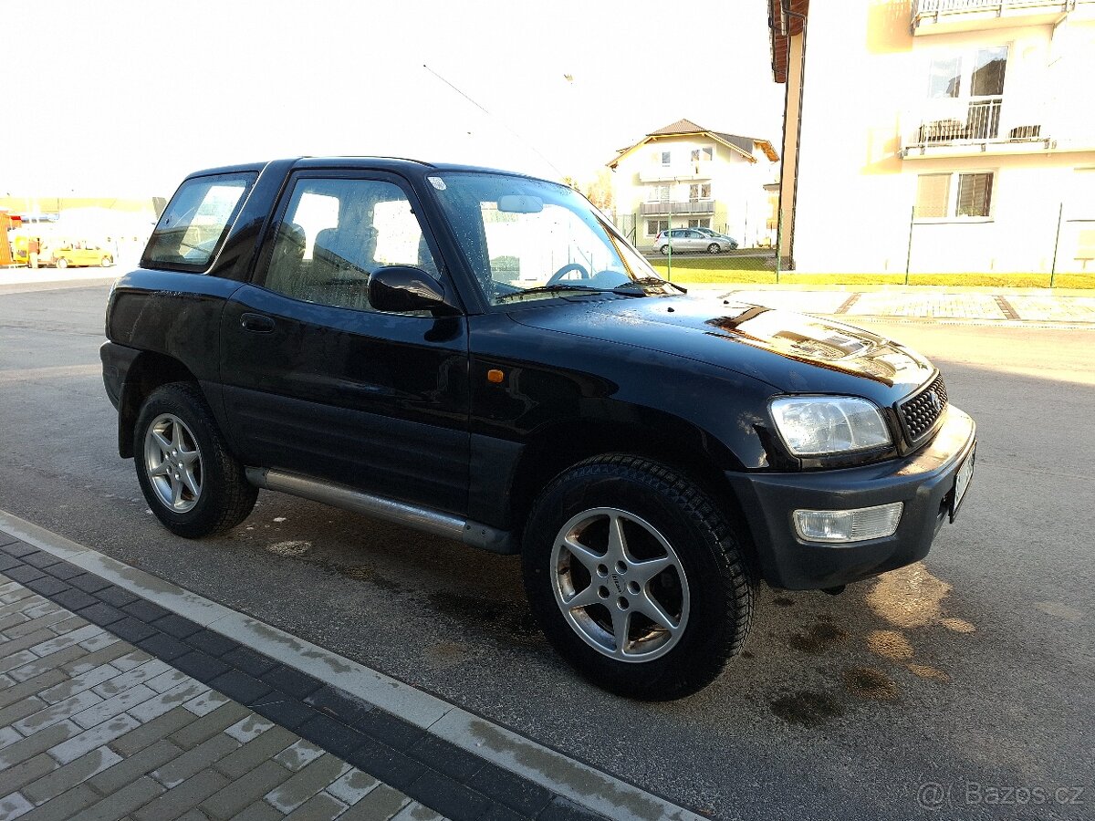 Toyota Rav4 2,0i - 4
