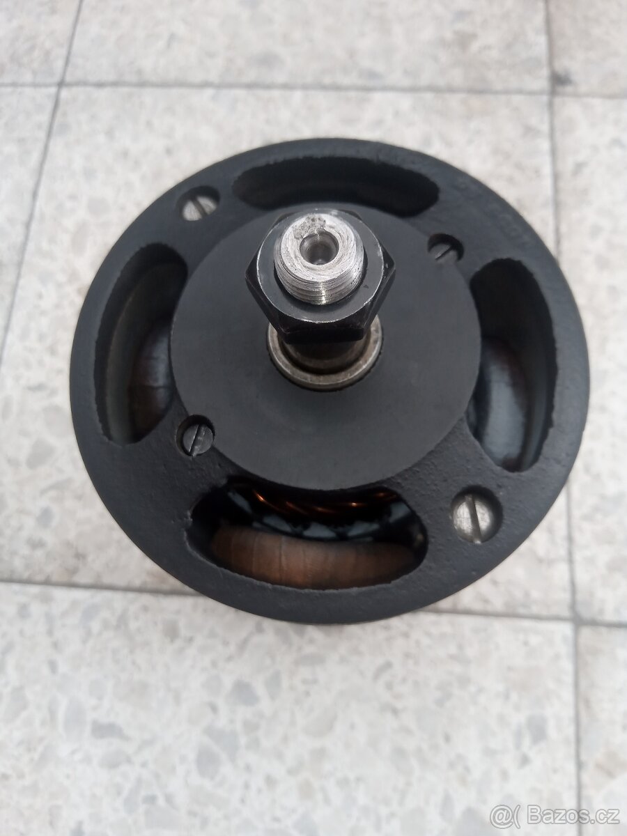 Tatra 603 dynamo 02-9054.14 - 4