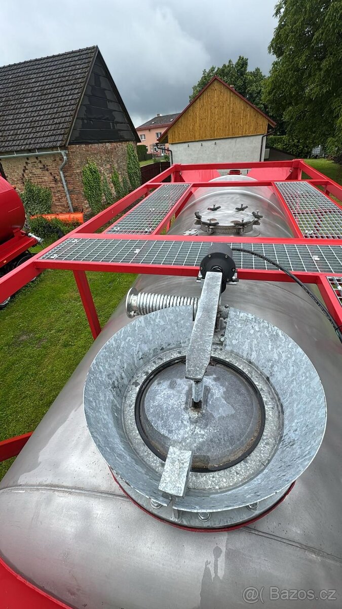 Cisterna, fekál za traktor 18.000l - 4