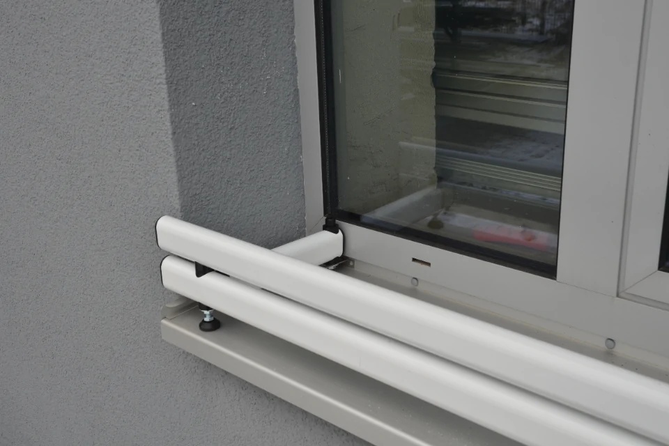 Prodám 3×(Držáky truhlíku)orginál . - 4