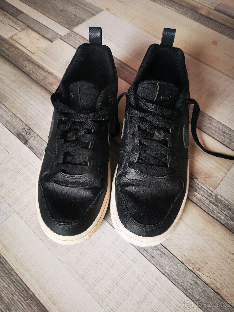 Botasky Nike 37,5 - 4