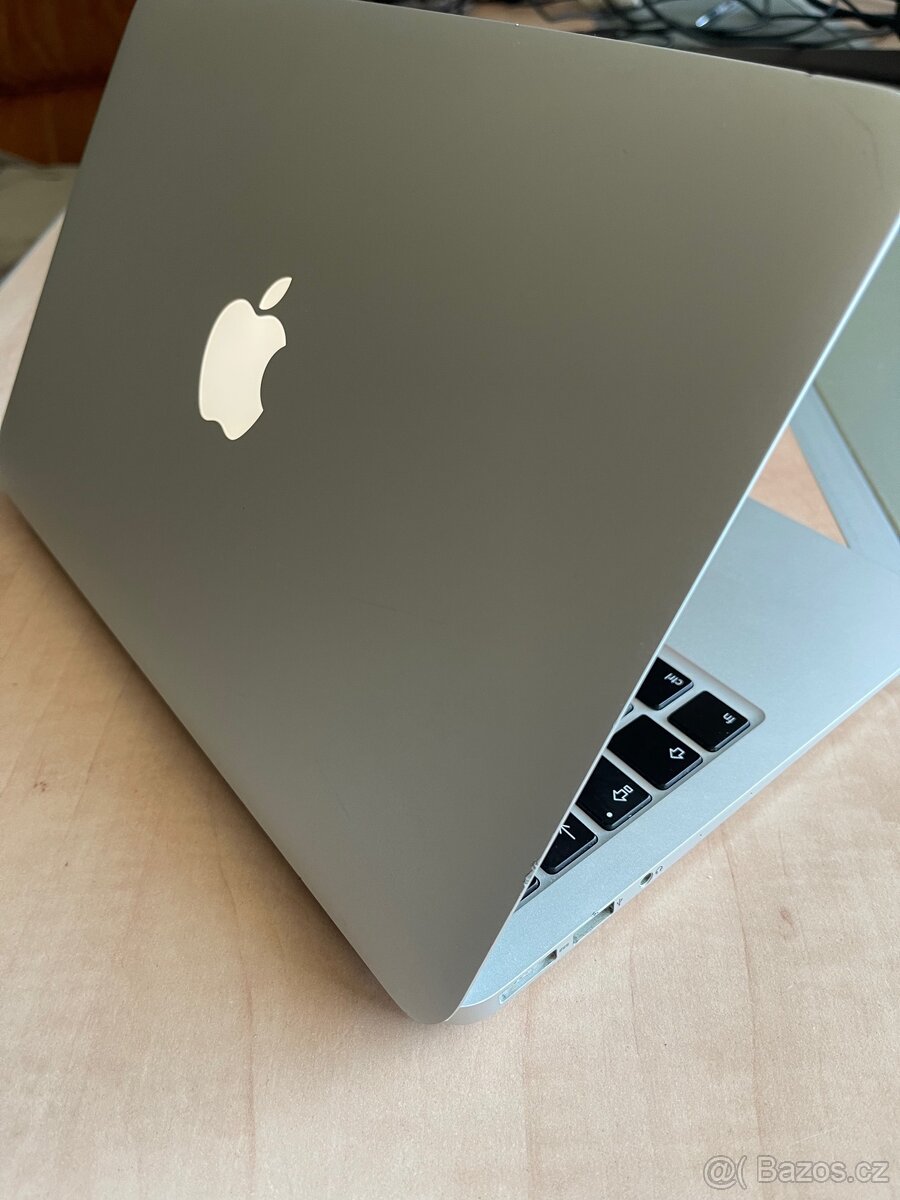 MacBook Air 11. 2014. Core i5 - 4