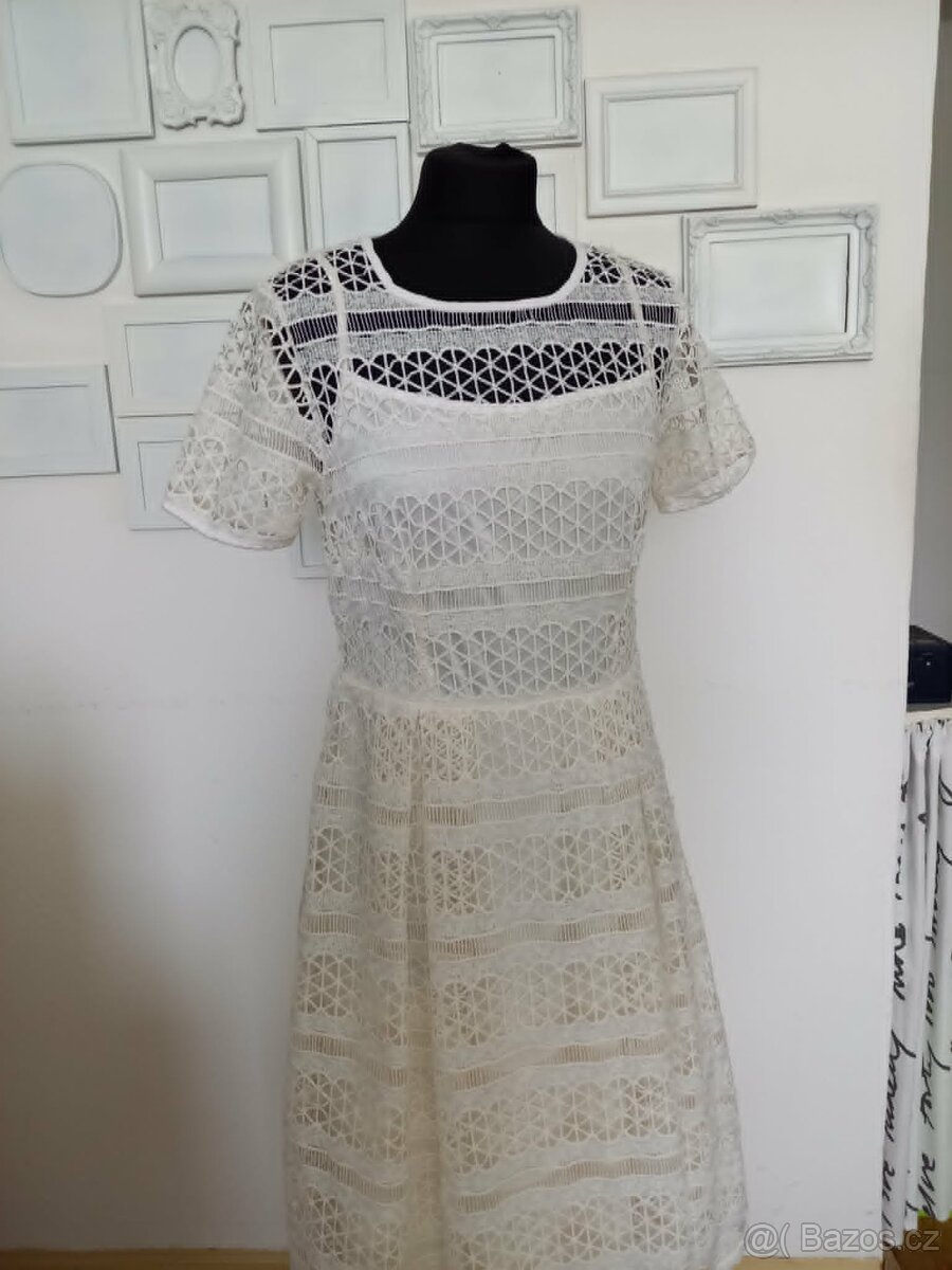 Krajkové šaty Lindex - 4