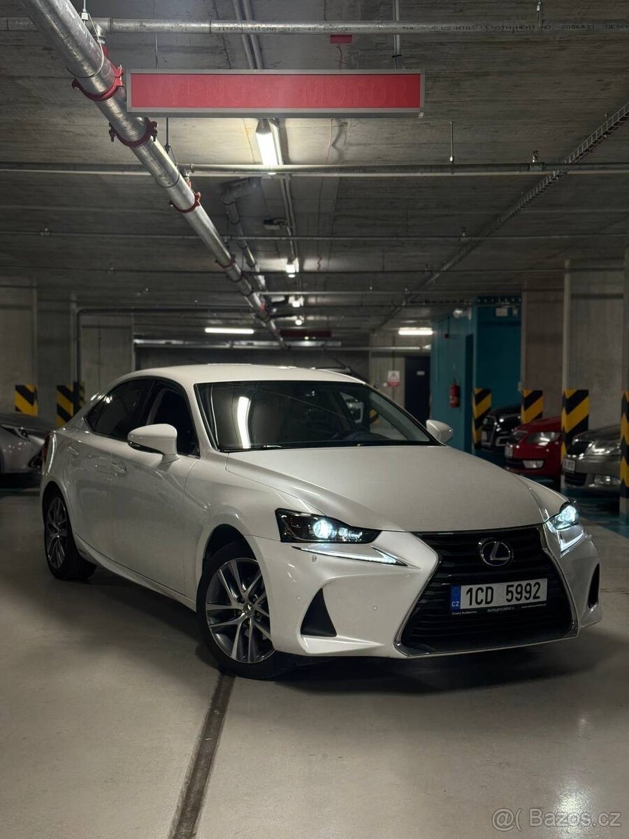 Lexus IS 300h 2017 - 4