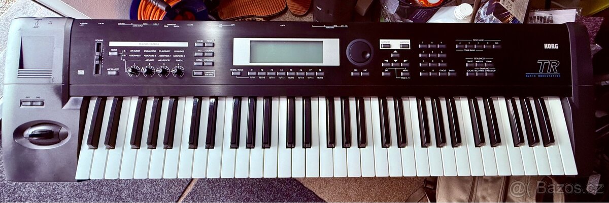 KORG TR 61 - 4