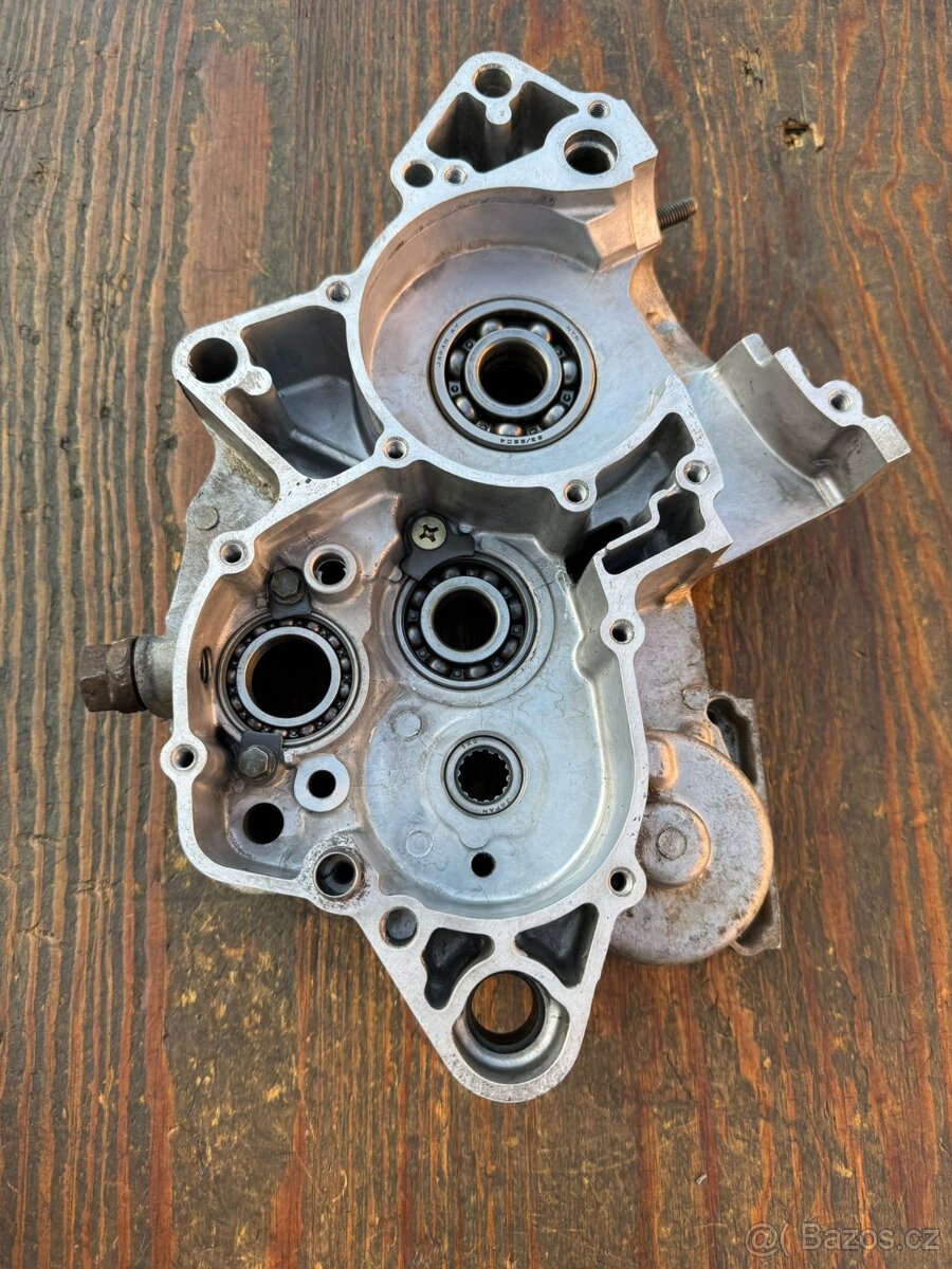 Komplet klikové skříně levý pravý blok kartery Yamaha YZ 125 - 4