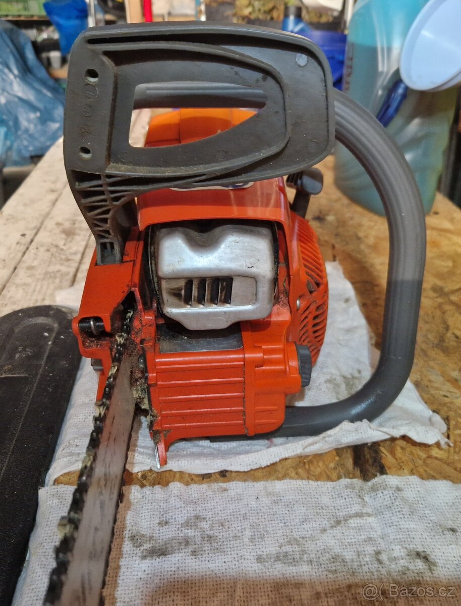 Benzínová pila oleo-mac - 4
