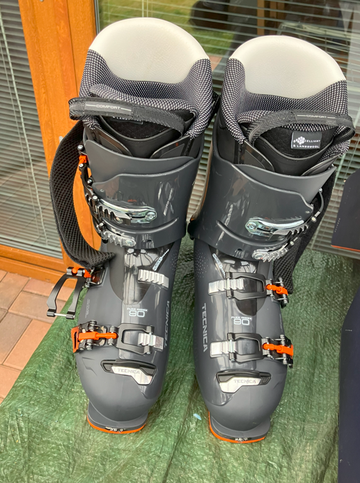 Lyžařský set - dámské sjezdové Atomic Cloud C9 vel. 156 cm - 4