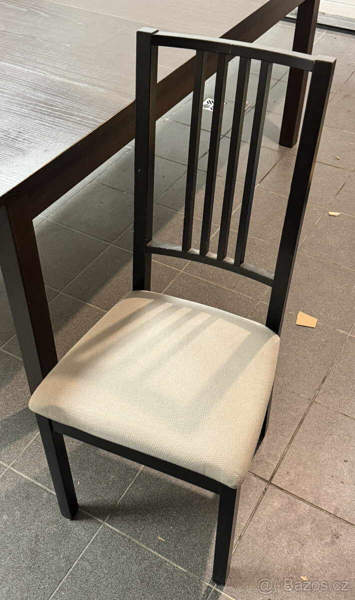 Jídelní stůl 6-10 osob a 6 židlí - 4