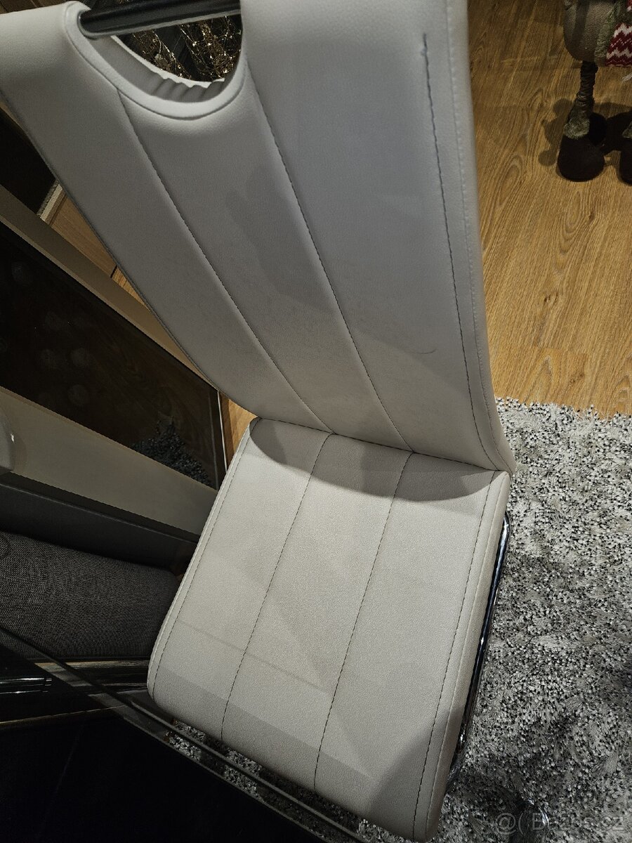 Stůl+zidle+koberec - 4