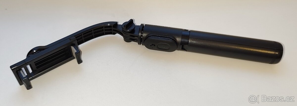 selfie tyč se stavivem a dálkovým ovládáním - 4