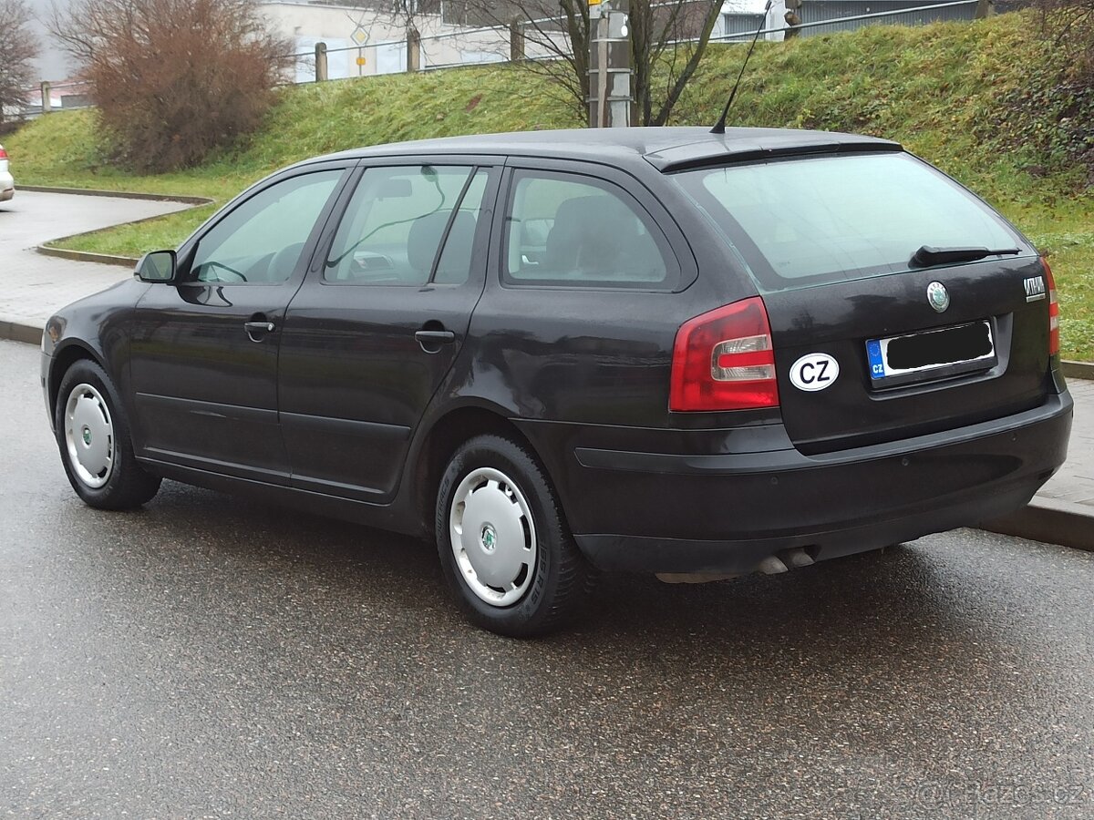 ŠKODA OCTAVIA Combi 2.0 TDi .. NOVÁ TK do 12/2027 .. PĚKNÁ - 4