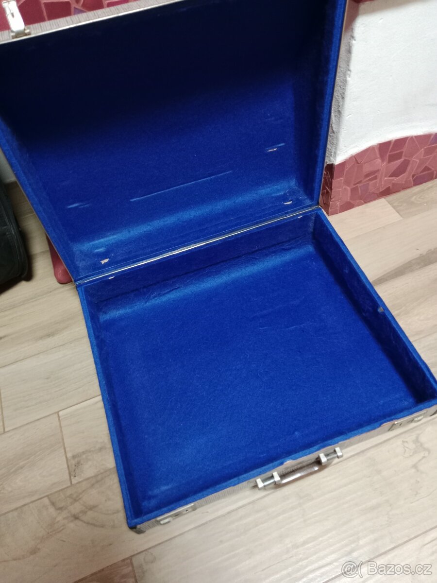 Kufr k harmonice - 4