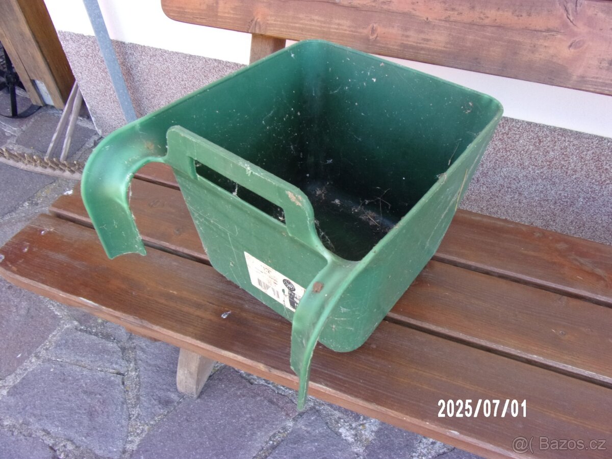 Prodáme 2 sedla + další příslušenství ke koňum - 4