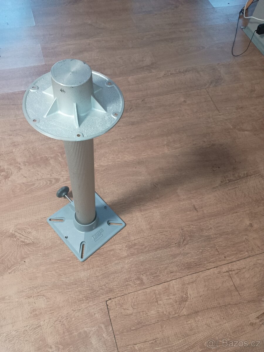 Noha stolu do karavanu - 4