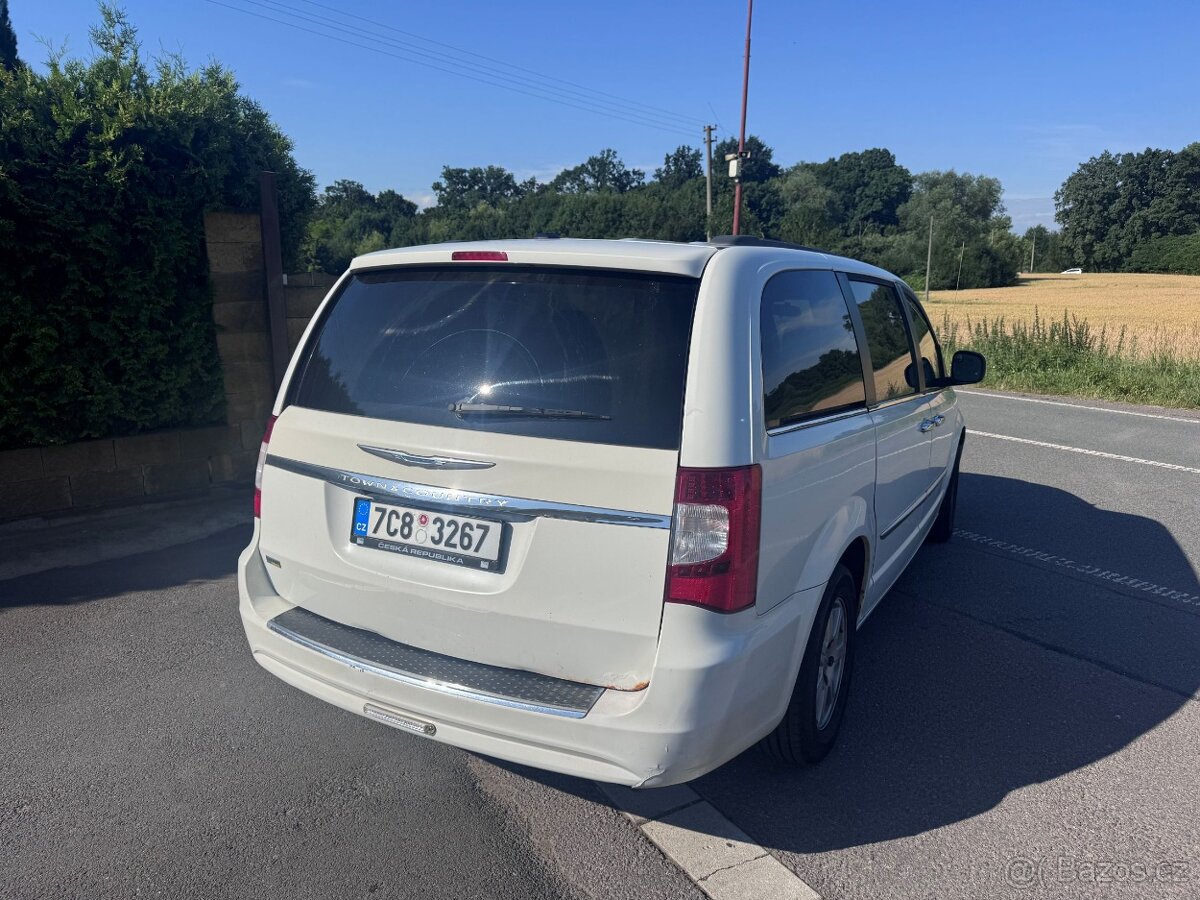 Chrysler Town Country 3,6 V6 RT El dveře DO 2011 DPH - 4