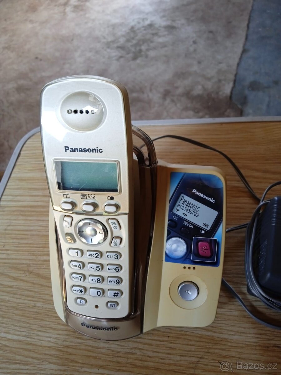 Set telefonů pevná linka plus kabely - 4