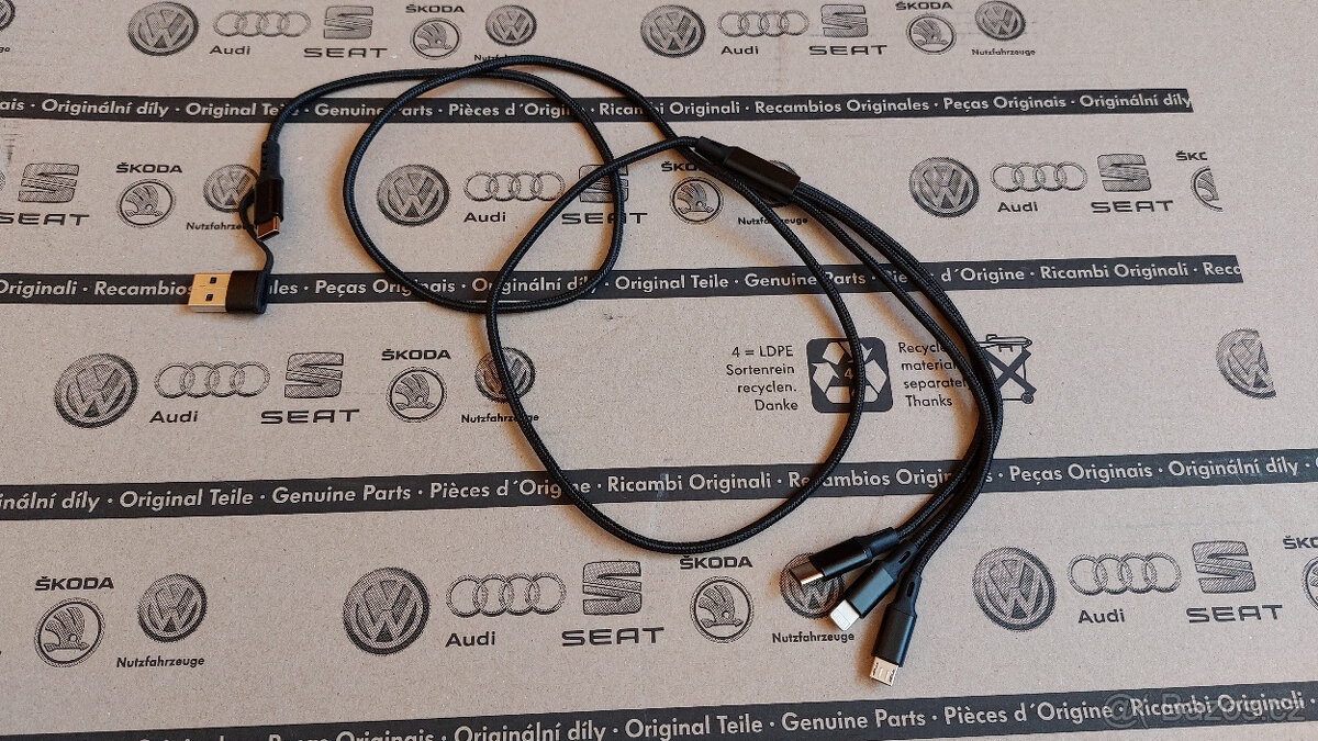 Nový nabíjecí USB kabel 4 v 1 ŠKODA - 4