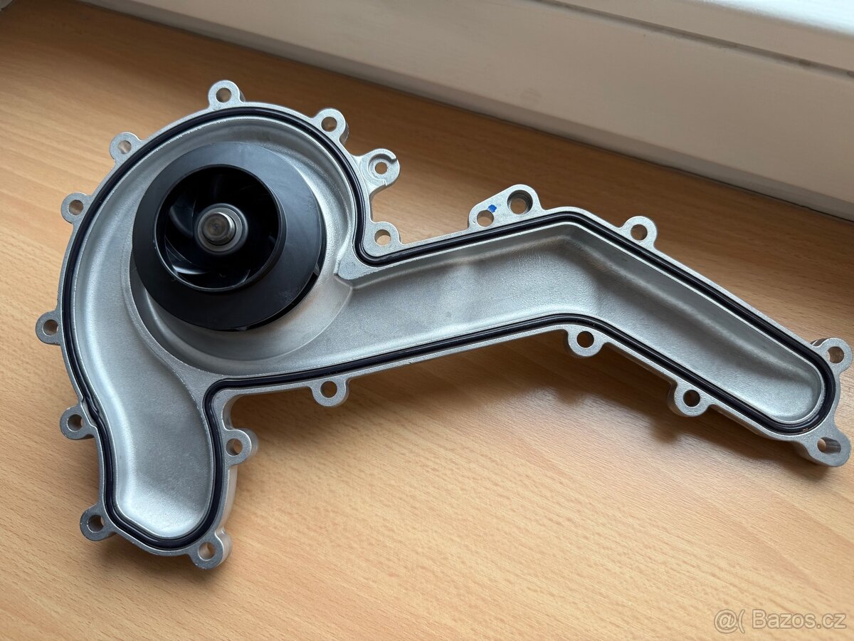 VODNÍ ČERPADLO AUDI 3.0TDI 14- A4/A6/A7/Q7 059121016E - 4