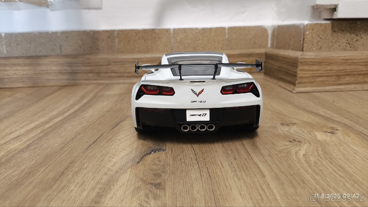 Model Chevrolet Corvette ZR1 2019 1:18 Autoart ( 71270 ) - 4