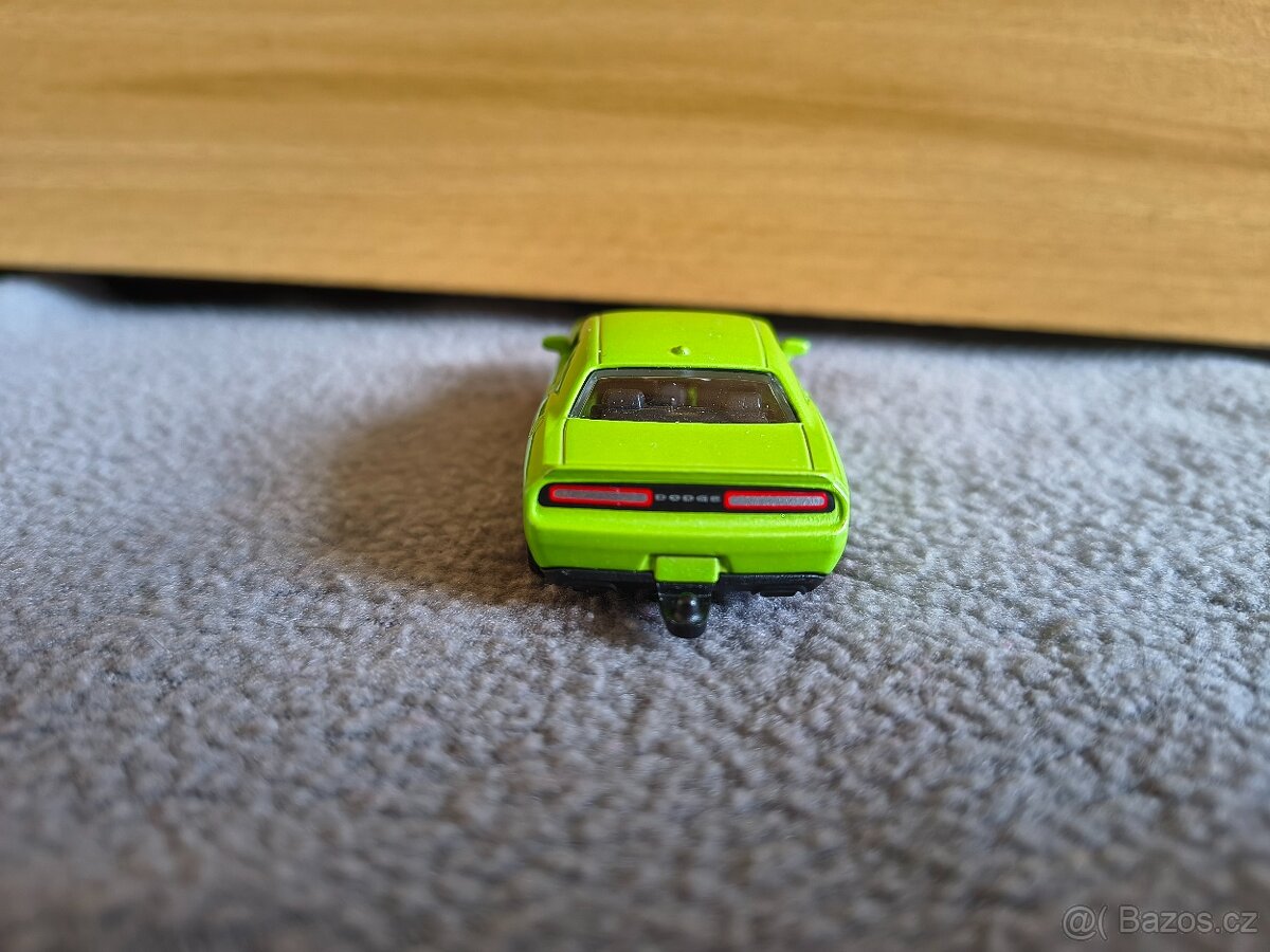 Siku 1408 Dodge Challenger - 4