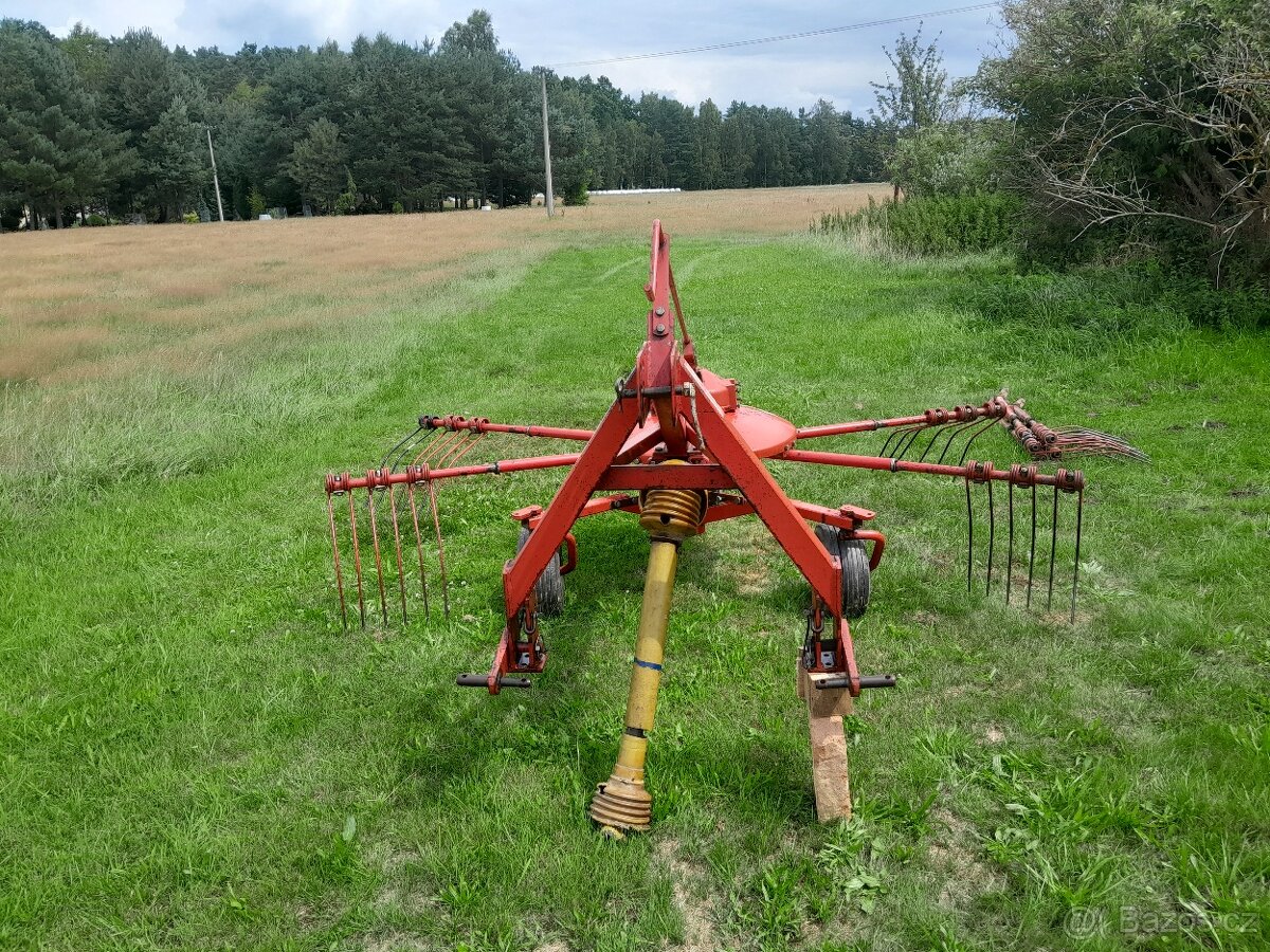 Prodám nesený shrnovač sena Fella 320 TS - 4