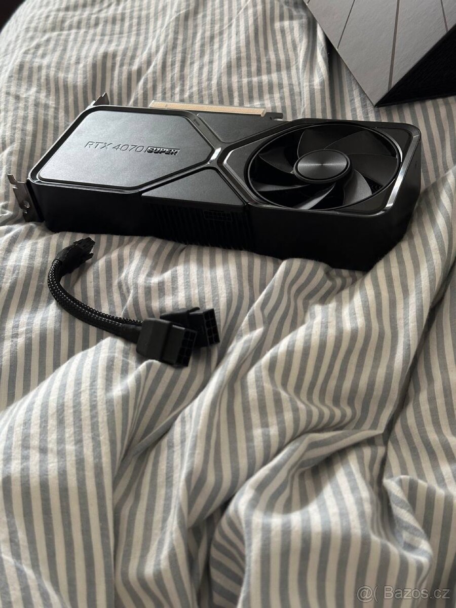 RTX 4070 Super Founders Edition - 4