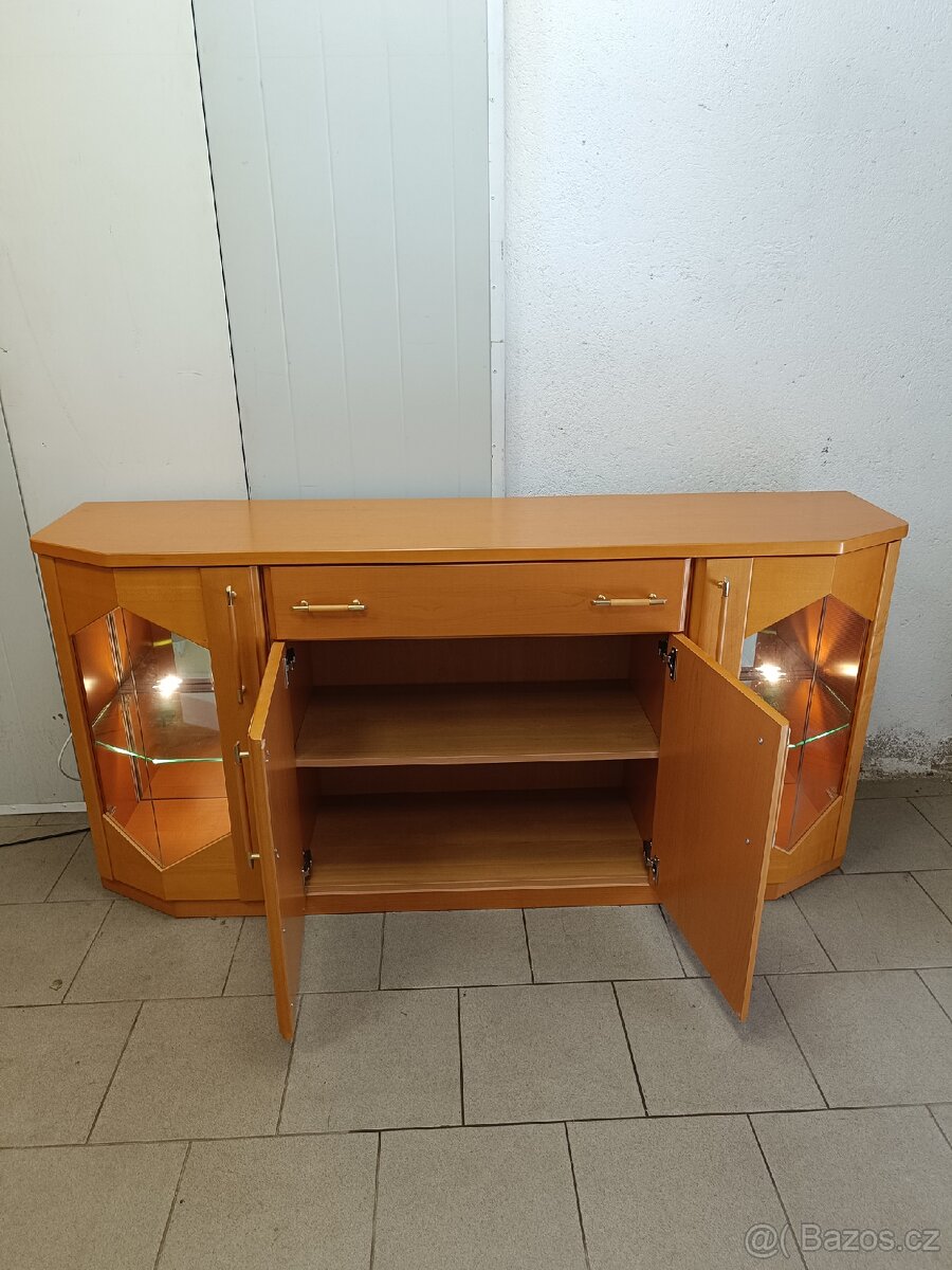 Osvětlená komoda - 4