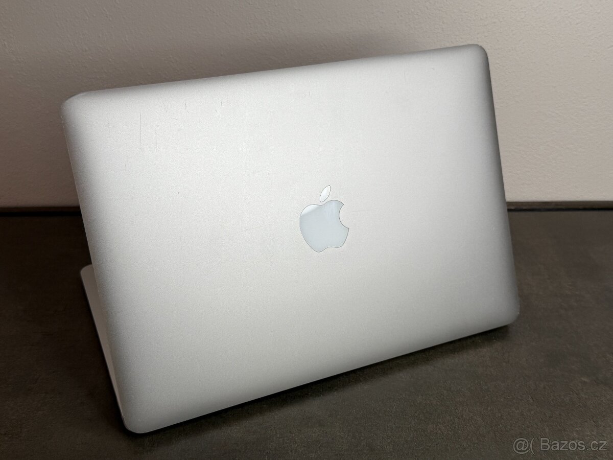 Macbook Air 13'' 2015 / i5 / 8GB / 128GB SSD - DPH - 4