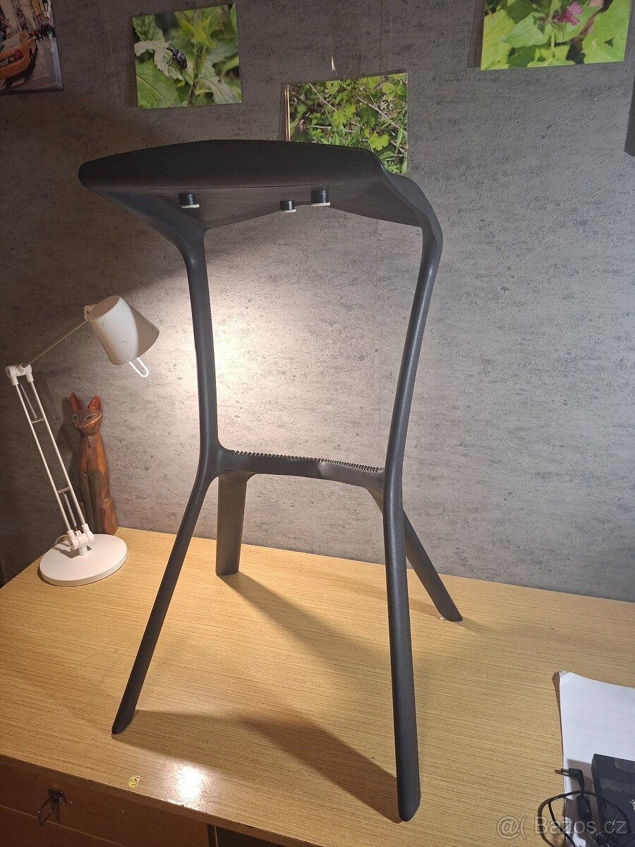2× černá plastová barová židle - 4