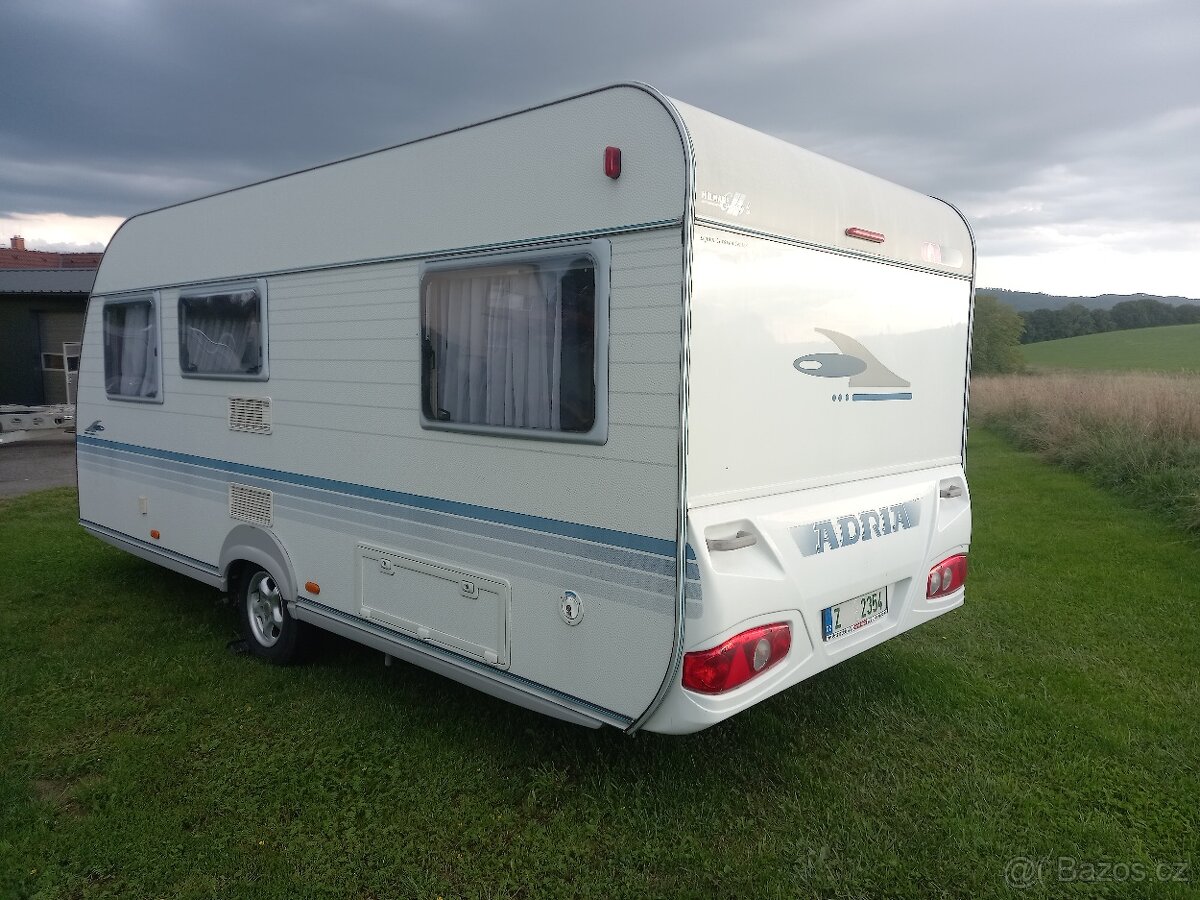 Prodám karavan adria adora 512 up. El pojezd.. předstan