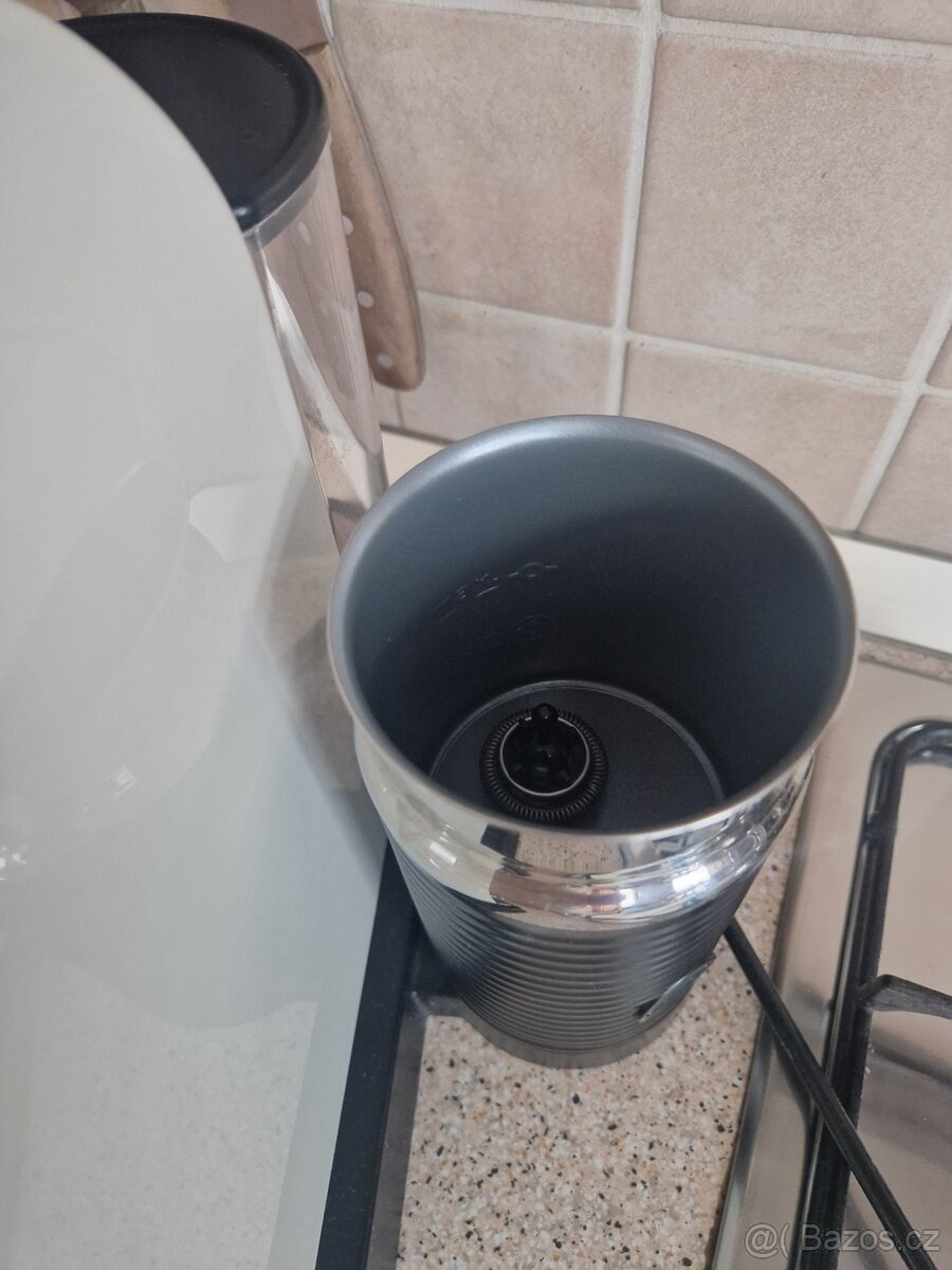 Kávovar Citiz & Milk Nespresso De'Longhi EN267WAE - 4