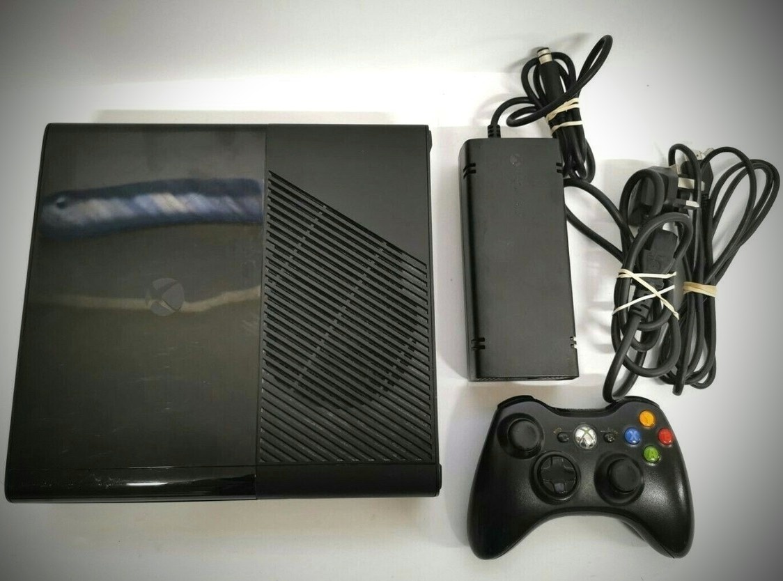 Xbox 360 Stingray 4GB + 4 hry - 4