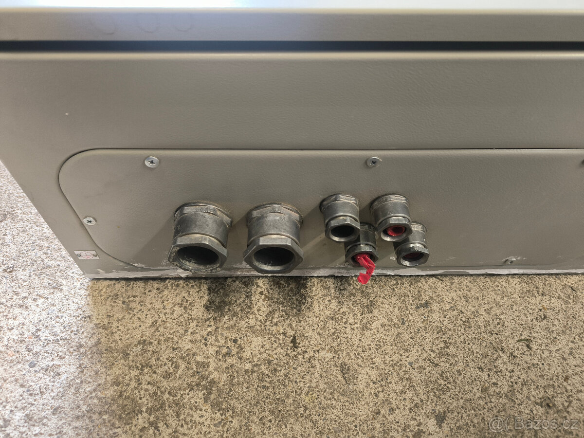 Kovový rozvaděč Schrack - 4