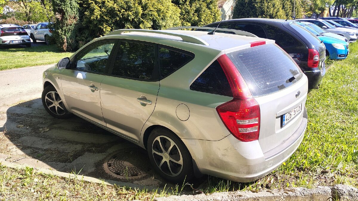 Kia ceed 2.0 crdi 103kw - 4