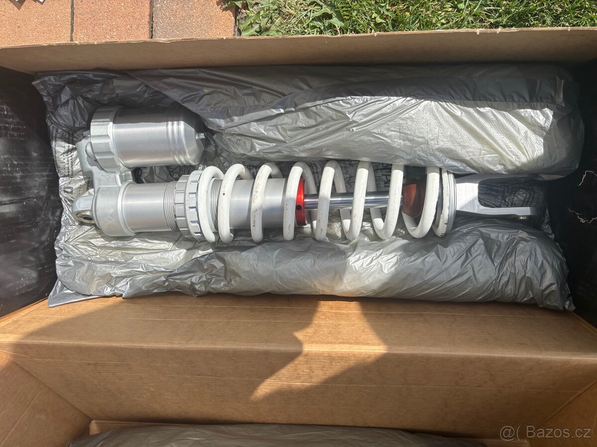 WP xact vidlice + tlumič - 4