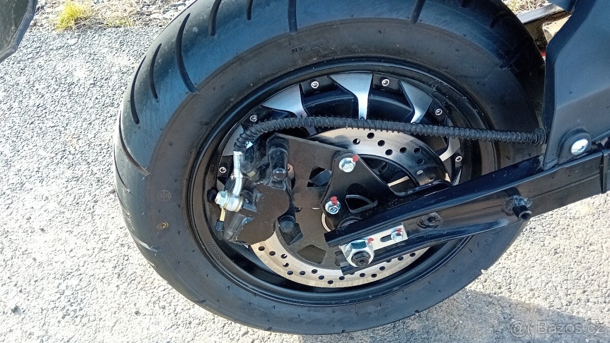 ELEKTRICKÝ Skůtr HECHT STRATIS březen 2024 - 4