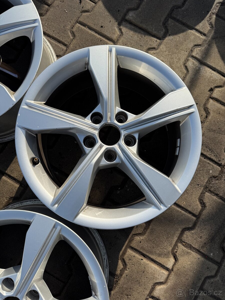 Alu Audi 5x112r17 7,5J ET 38 - 4